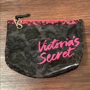 🛍️ BNWOT VS makeup bag